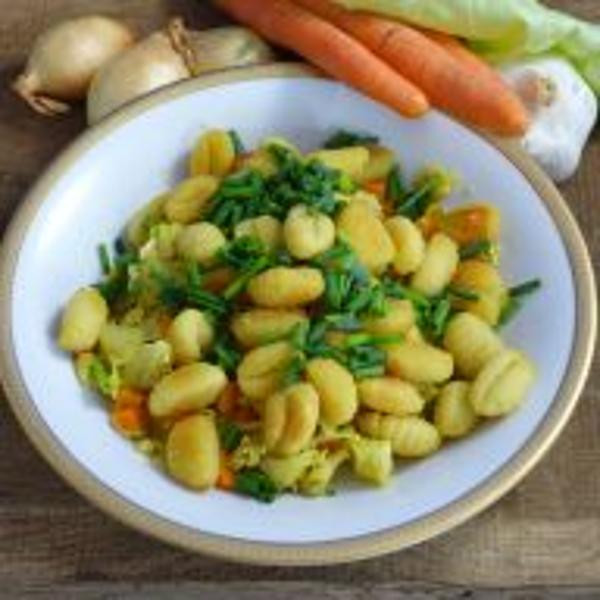 Produktfoto zu Spitzkohl-Möhren-Curry & Gnocchi