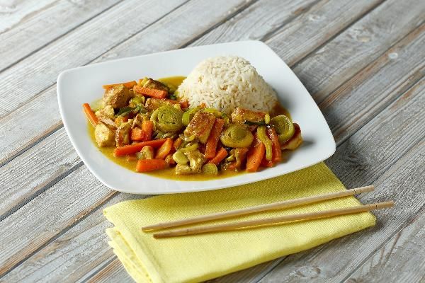 Produktfoto zu Gemüse-Hähnchenpfanne mit Kokosmilch